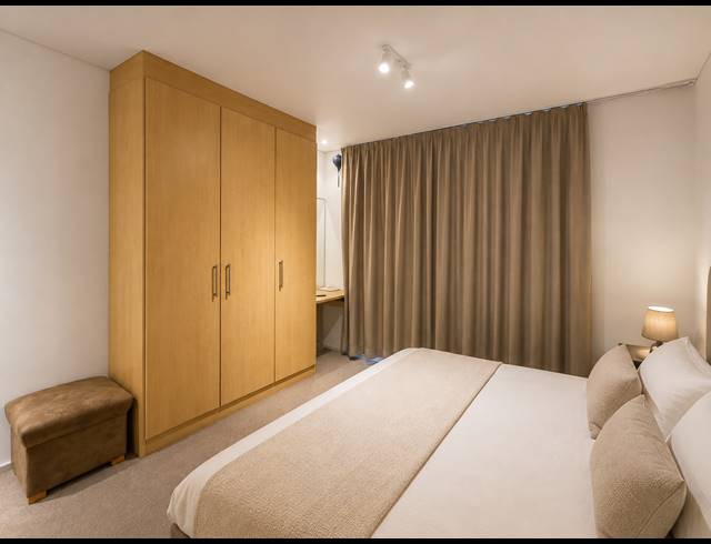 2 BEDROOM APARTMENT FOR SALE IN CAPE TOWN CITY CENTRE